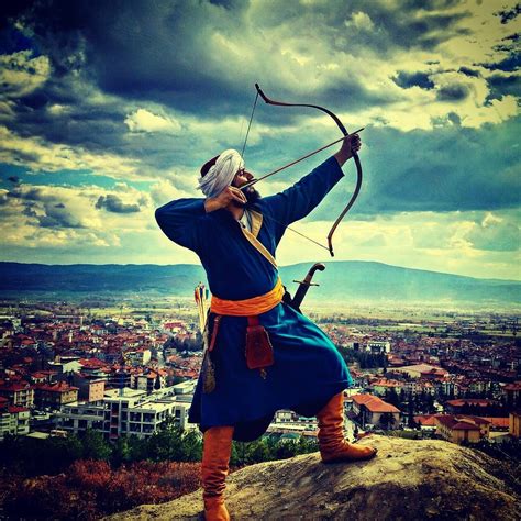 How turkish archers were able to shoot their arrows so far?