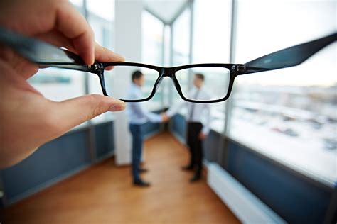 Is 0.5 eyesight need glasses?