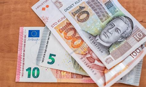 Is 1000 euros enough for a month in Croatia?
