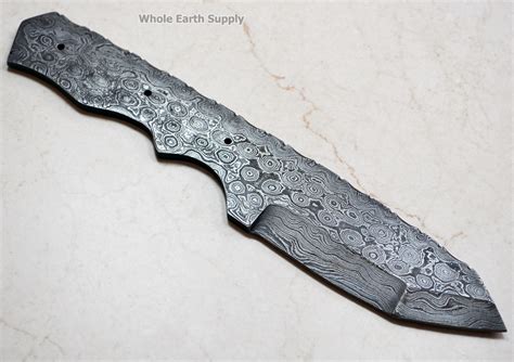 Is 1095 steel better than Damascus?