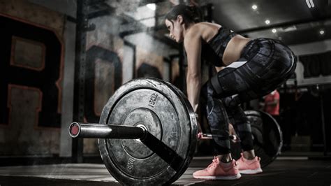 Is 300 deadlift good for a girl?