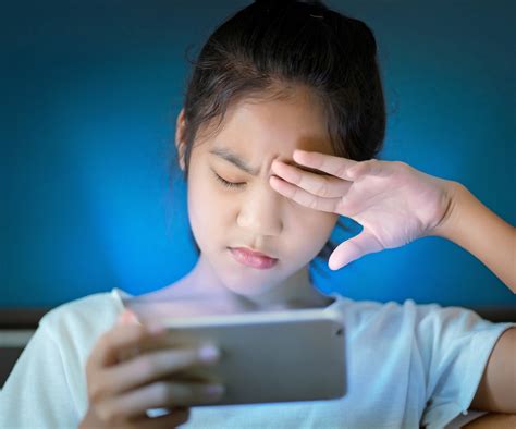 Is 6 hours of screen time bad for eyes?