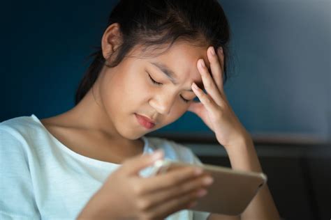 Is 8 hours of screen time bad?