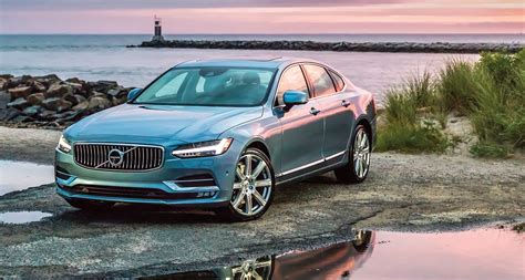 Is A Volvo a luxury car?
