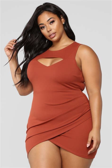 Is A curvy plus size?