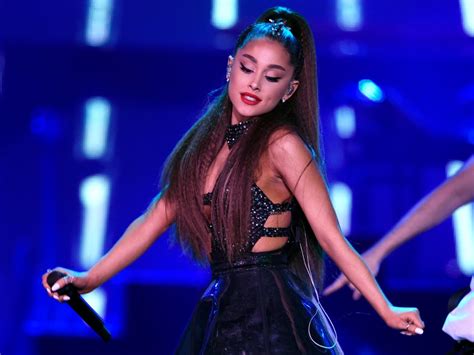 Is Ariana Grande still on tour?