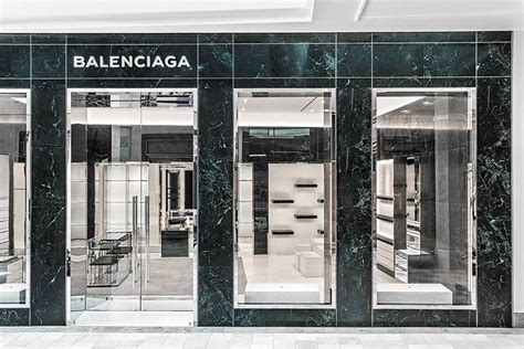 Is Balenciaga a luxury brand?