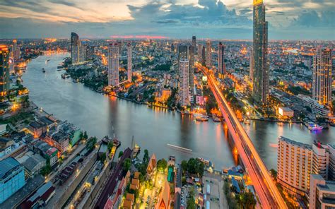 Is Bangkok a night city?