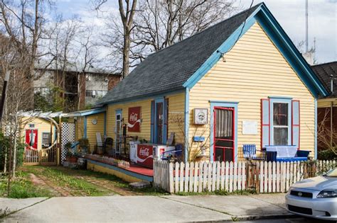 Is Cabbagetown Atlanta a good place to live?