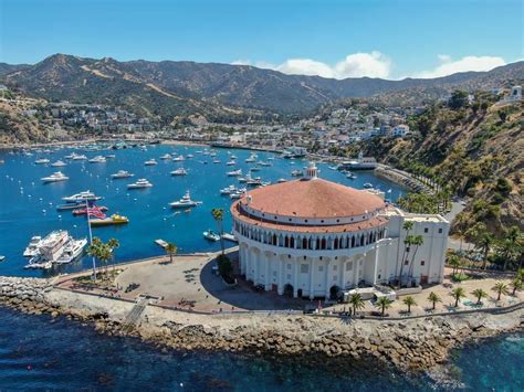 Is Catalina Island car free?