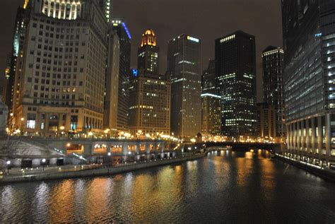 Is Chicago Downtown safe at night?