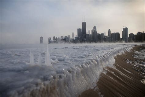 Is Chicago more hot or cold?