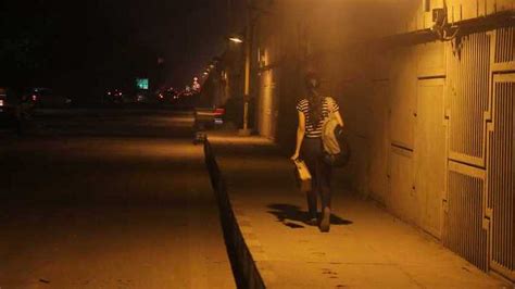Is Chicago safe to walk alone at night?