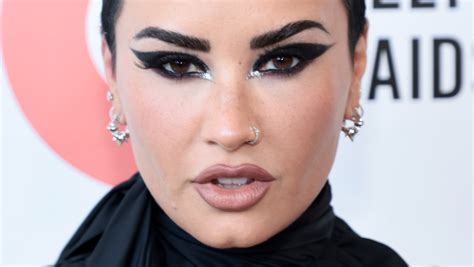 Is Demi Lovato genderless?