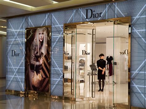 Is Dior under LVMH?