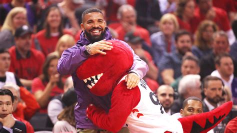 Is Drake a Toronto fan?