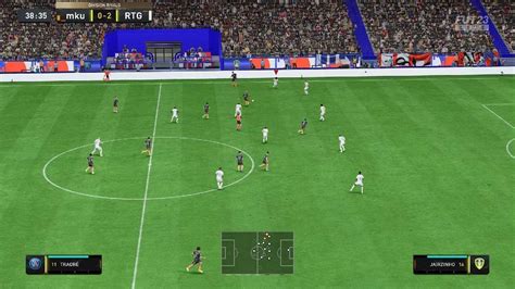 Is FIFA 23 glitchy?