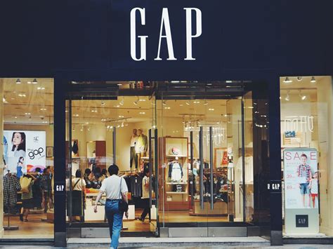 Is Gap fast fashion?