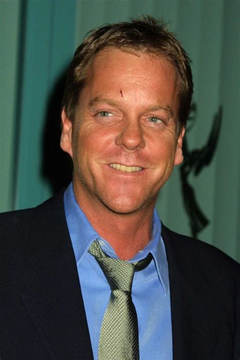 Is Kiefer Sutherland deaf?