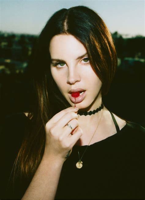 Is Lana indie or pop?