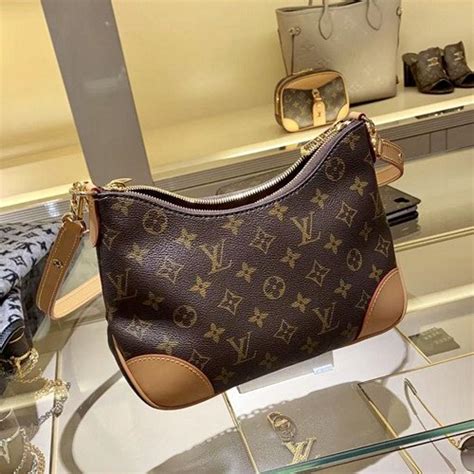 Is Louis Vuitton cheaper in Italy?