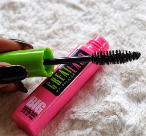 Is Maybelline Great Lash smudge proof?