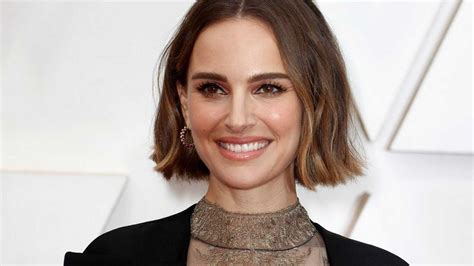 Is Natalie Portman bilingual?