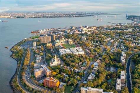 Is Staten Island a big city?