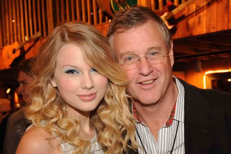 Is Taylor Swift's father?