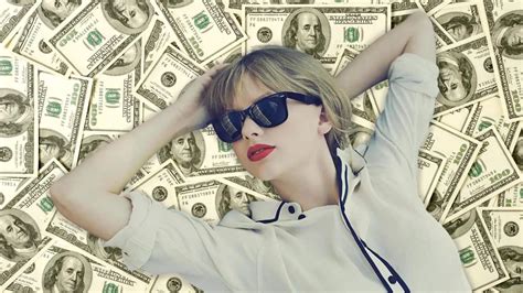 Is Taylor Swift a billionaire?
