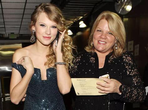 Is Taylor Swift an only child?
