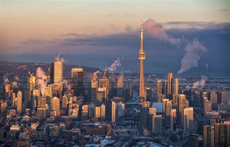 Is Toronto a big or small city?