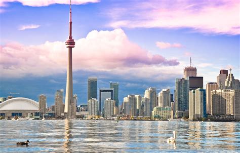 Is Toronto as big as Chicago?