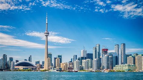 Is Toronto downtown good to live?