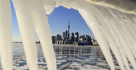 Is Toronto more colder than Vancouver?
