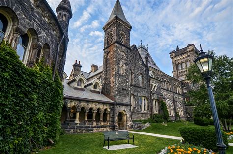 Is University of Toronto like Harvard?