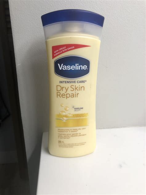 Is Vaseline dry skin repair?