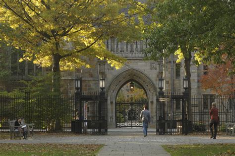 Is Yale university a noun?