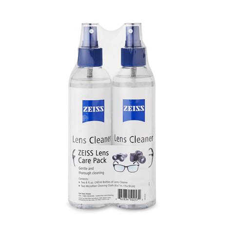 Is Zeiss lens cleaner toxic?