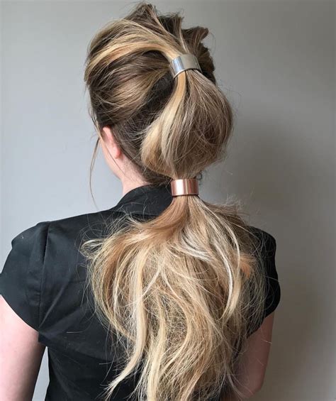 Is a ponytail business casual?