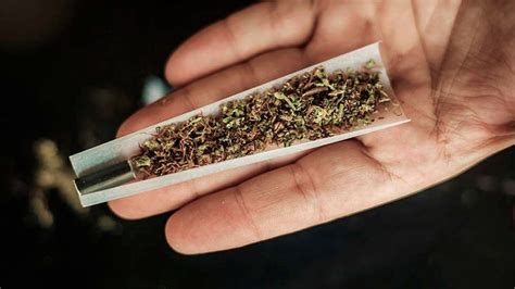Is a spliff the same as a cigarette?
