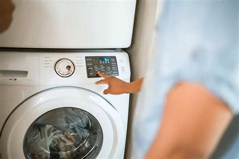 Is a washing machine cheaper to run at night?