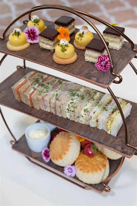 Is afternoon tea a thing in Canada?