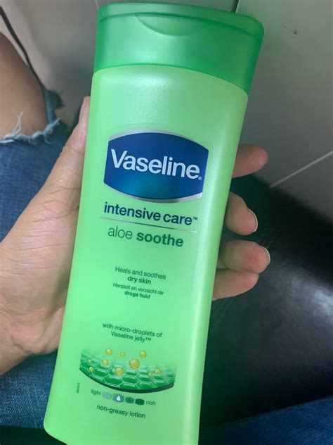 Is aloe vera or Vaseline better for burns?