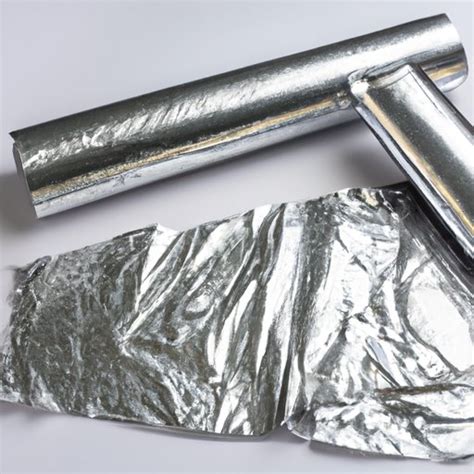 Is aluminum foil a good insulator?