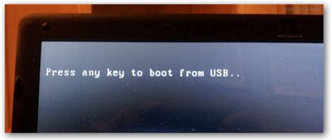 Is any key to boot from USB?