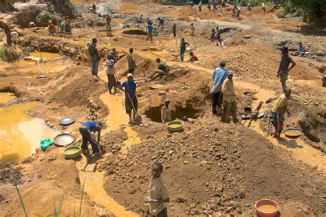 Is artisanal mining legal in Congo?