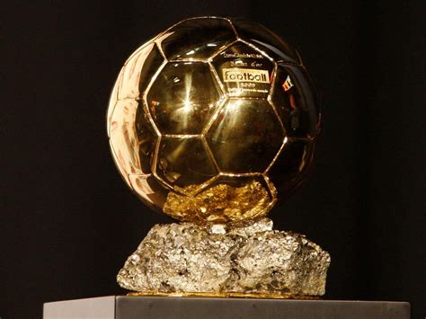 Is ballon d or pure gold?