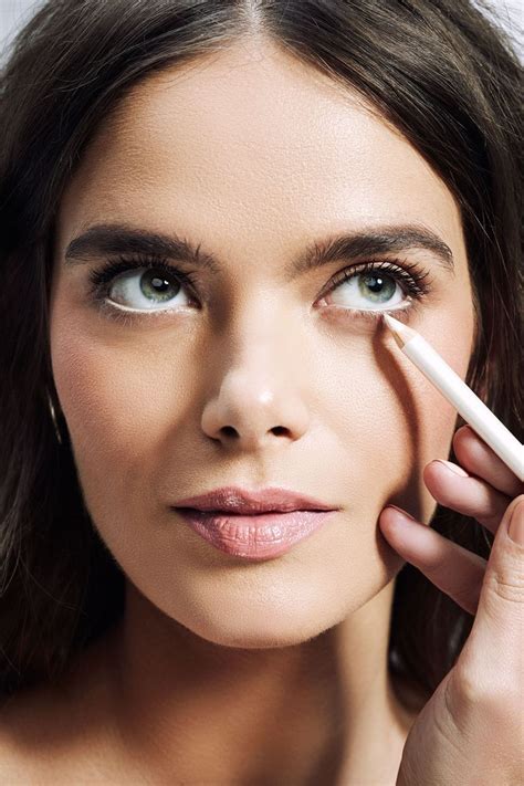 Is beige or white eyeliner better?