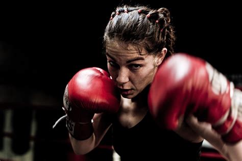 Is boxing a feminine sport?